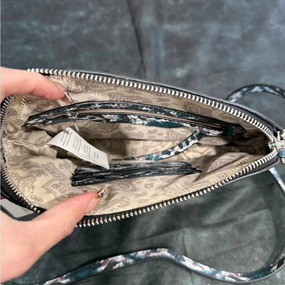 🔥NWT Simply Noelle Teal Patterned Crossbody Bag🔥